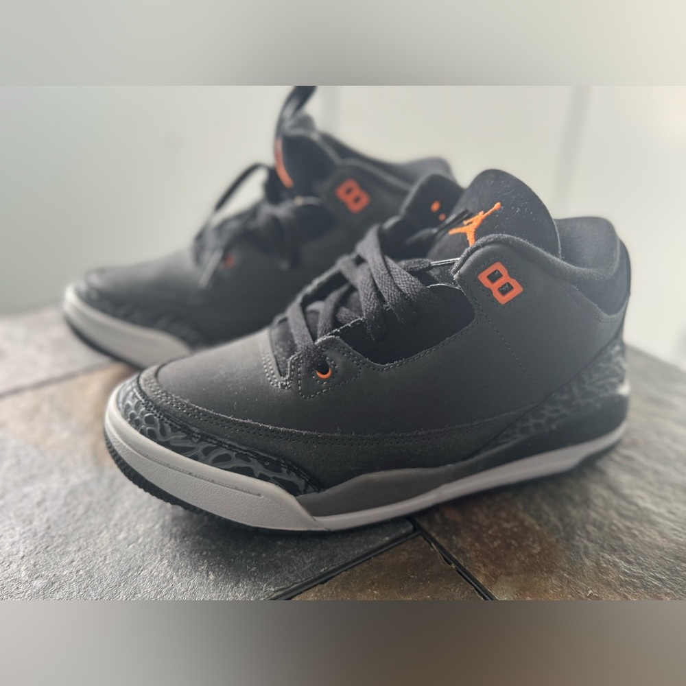 Air Jordan 3 Retro "Fear" sneakers in the Night Stadium, Total Orange, and Black
